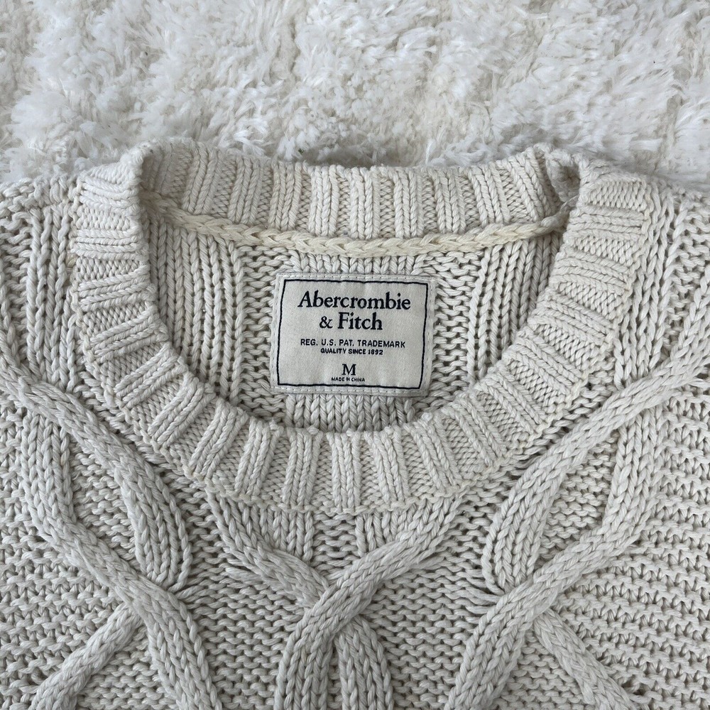 Abercrombie & Fitch Sweater Size M Cream Long Sleeve Cable Knit Chunky Crew Neck - Picture 4 of 9